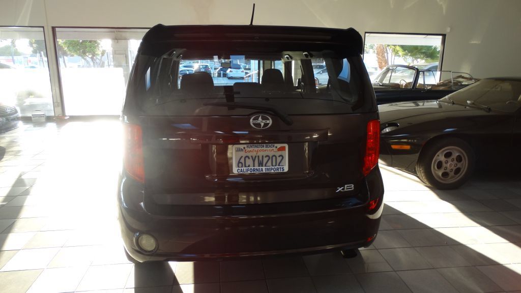 Used 2008 Scion xB FWD image 4