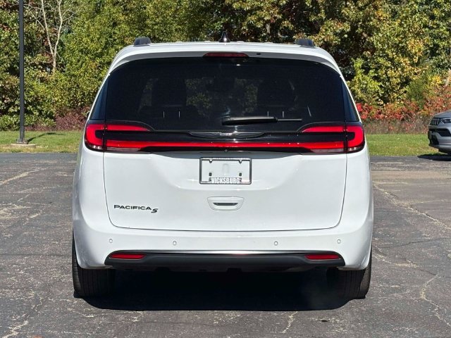 Used 2023 Chrysler Pacifica Touring-L w/ S Appearance Package FWD image 39