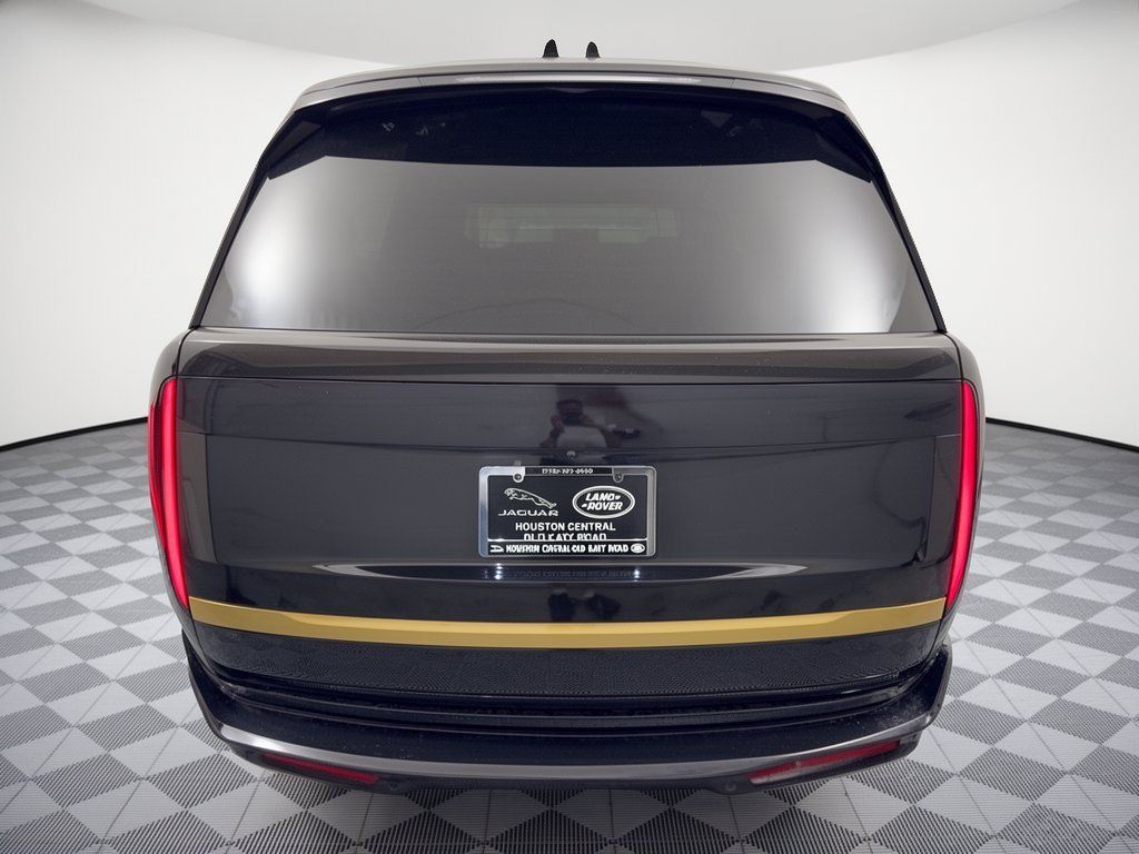 Used 2024 Land Rover Range Rover SE AWD/4WD image 11