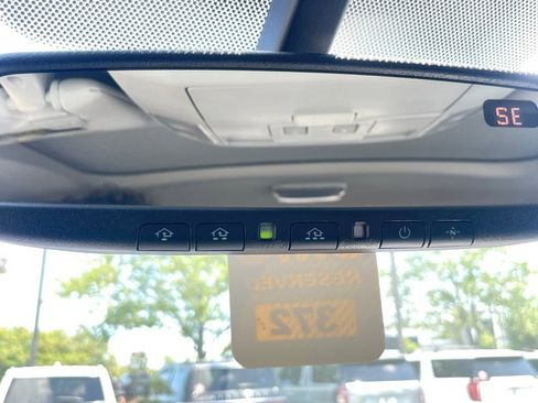 Used 2017 Toyota Tundra Platinum AWD/4WD image 24