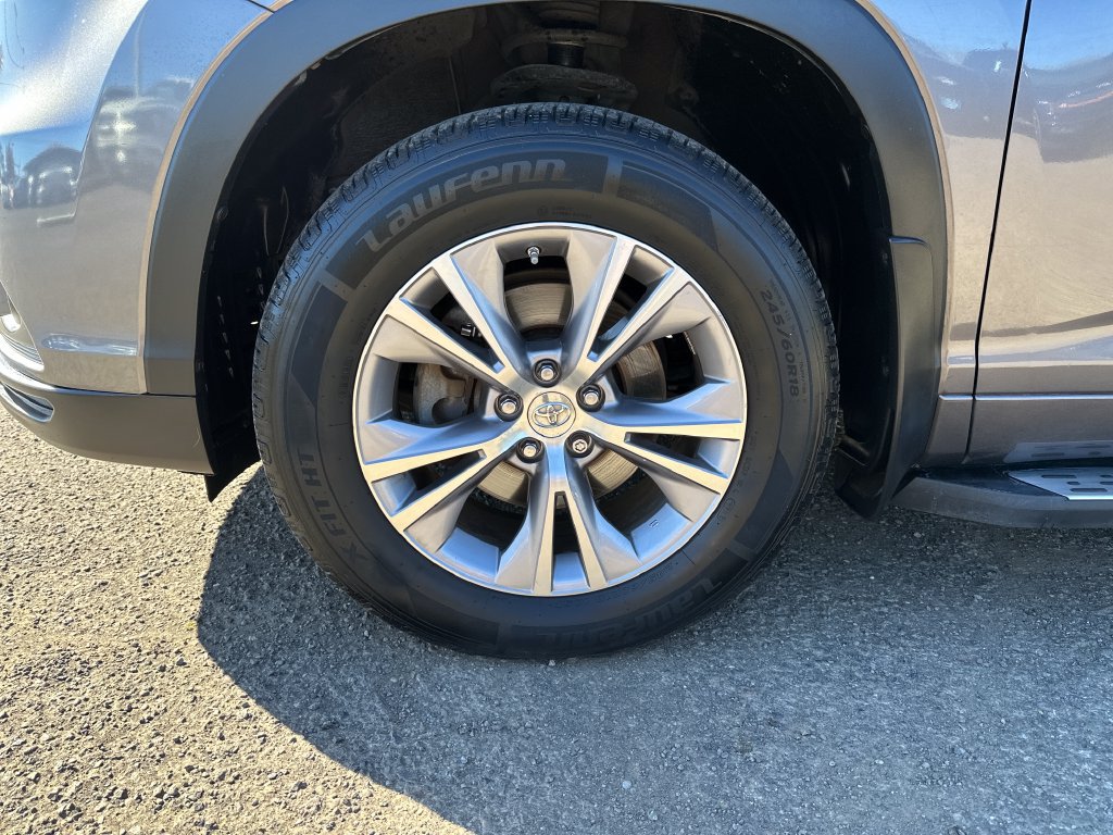 Used 2015 Toyota Highlander XLE AWD/4WD image 15
