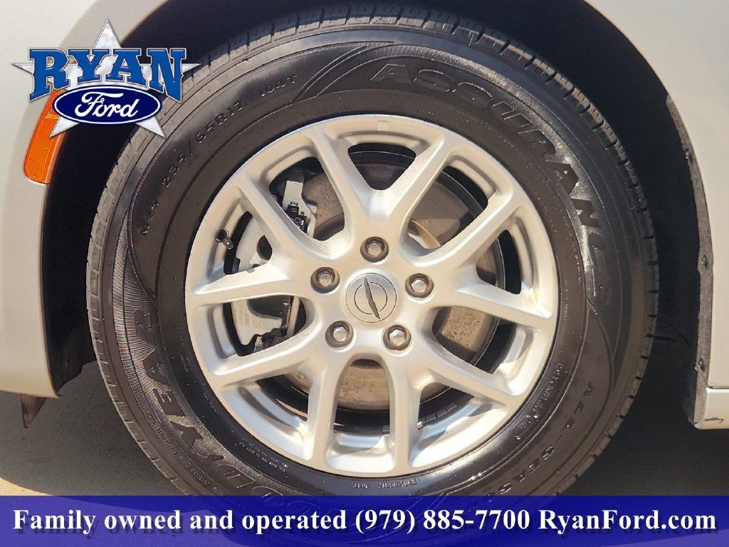 Used 2024 Chrysler Pacifica Touring-L FWD image 7