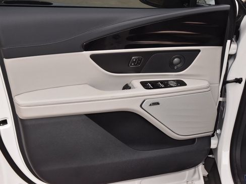 New 2026 Lincoln Nautilus Reserve image 37