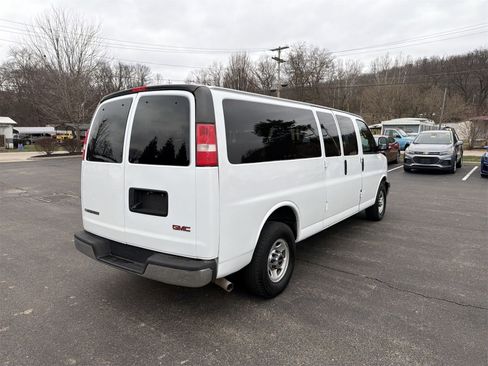 Used 2017 Chevrolet Express 3500 LT w/ LT Preferred Equipment Group image 8