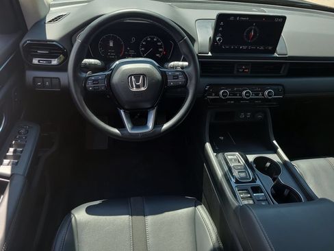 Used 2025 Honda Pilot EX-L image 12