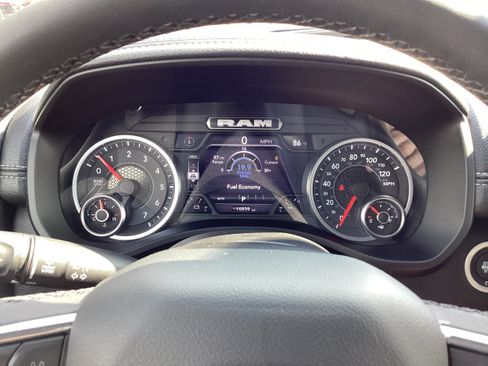 Used 2026 RAM 1500 Laramie AWD/4WD image 16