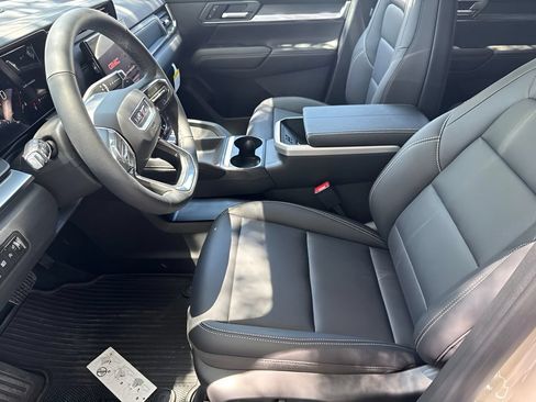 New 2027 GMC Terrain Elevation w/ Elevation Premium Package FWD image 9