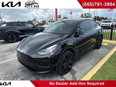 Used 2024 Tesla Model Y 2WD image 1