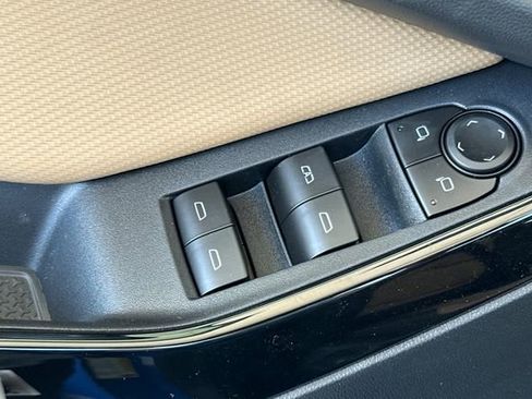 New 2026 Chevrolet Equinox ACTIV w/ Convenience Package III image 15