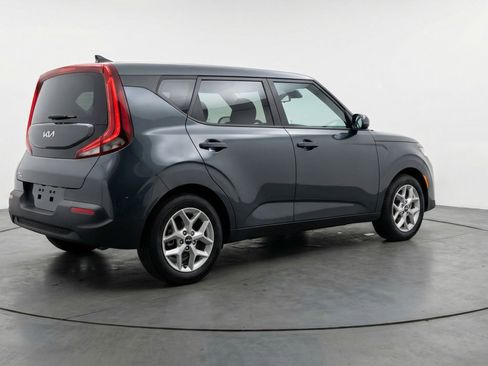 Used 2025 Kia Soul LX w/ LX Technology Package image 7