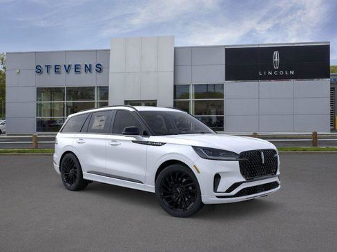 New 2025 Lincoln Aviator Reserve w/ Luxury Package image 1