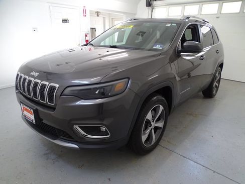 Used 2019 Jeep Cherokee Limited AWD/4WD image 19