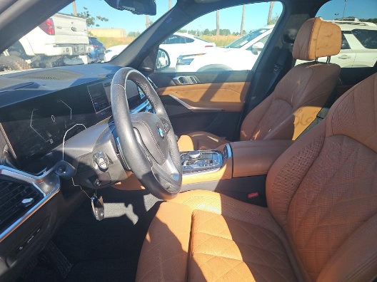 Used 2024 BMW X5 xDrive40i w/ Premium Package AWD/4WD image 4