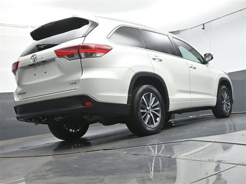 Used 2017 Toyota Highlander XLE image 50