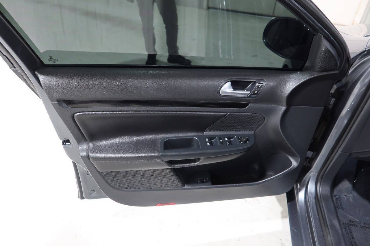 Used 2013 Volkswagen Jetta TDI FWD image 31