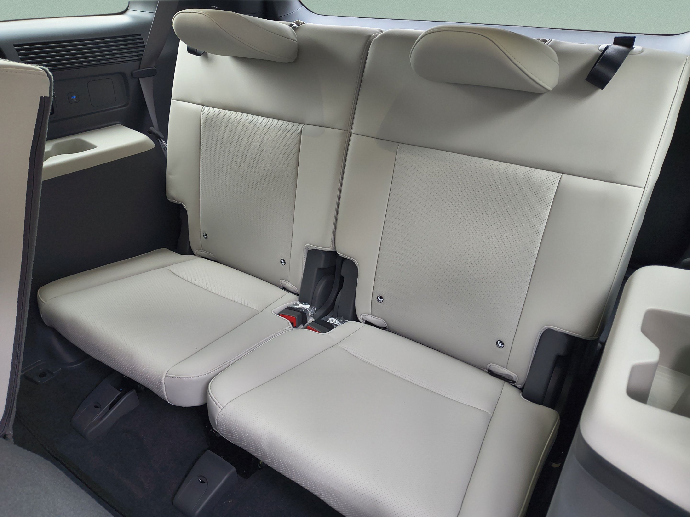 Used 2026 Hyundai Santa Fe SEL FWD image 19