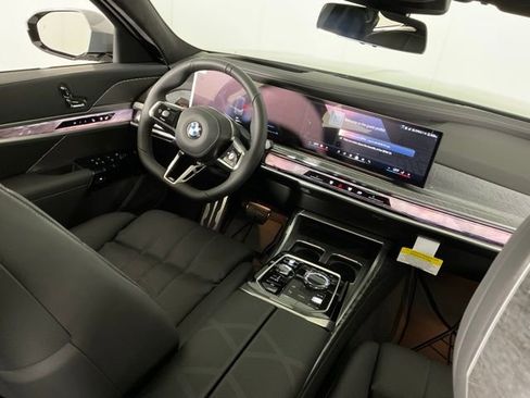 Certified 2024 BMW 760i xDrive AWD/4WD image 32