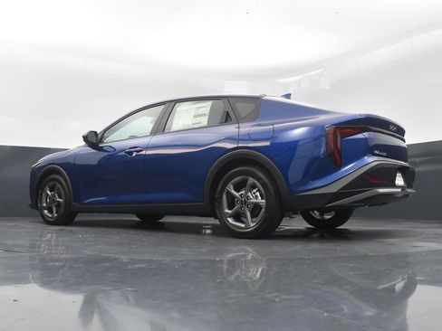 Certified 2025 Kia K4 LXS FWD image 34