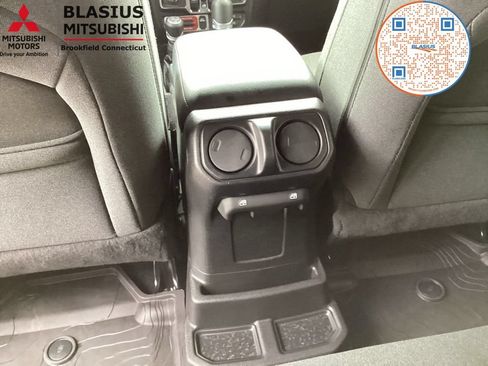 Used 2024 Jeep Wrangler Unlimited AWD/4WD image 55