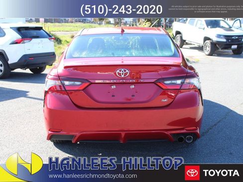 Used 2024 Toyota Camry SE image 8