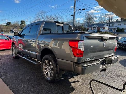 Used 2017 Nissan Titan SL AWD/4WD image 8