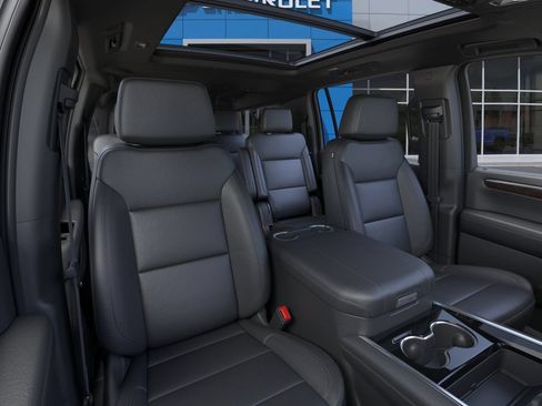 New 2026 Chevrolet Suburban Z71 w/ Comfort Package AWD/4WD image 17