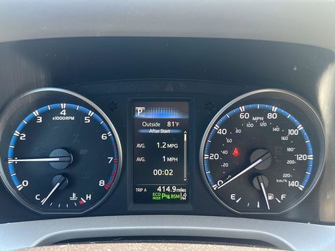 Used 2017 Toyota RAV4 XLE AWD/4WD image 11