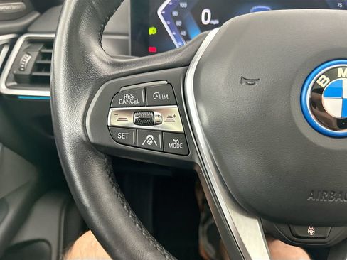Used 2023 BMW i4 eDrive35 RWD image 11