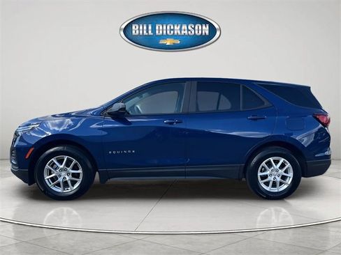 Used 2022 Chevrolet Equinox LS w/ LS Convenience Package image 4