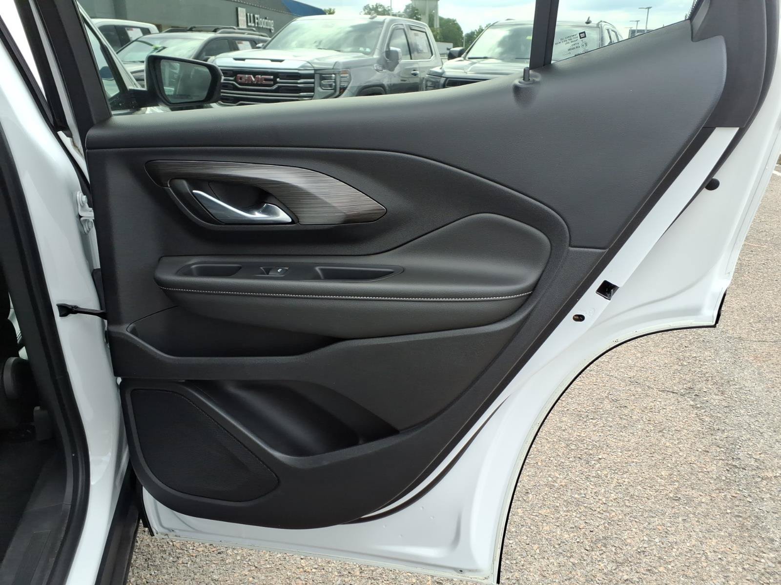 Used 2023 GMC Terrain SLT AWD/4WD image 27