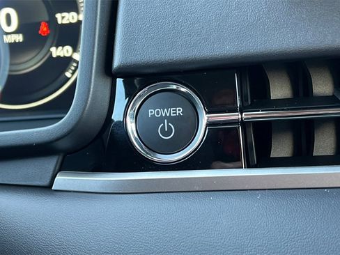 New 2025 Mitsubishi Outlander SE image 24