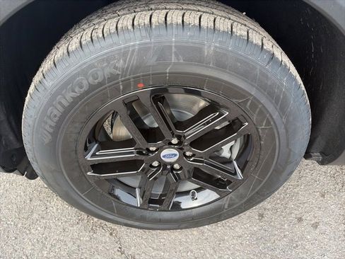 New 2026 Ford Explorer Active w/ Active Comfort Package image 10