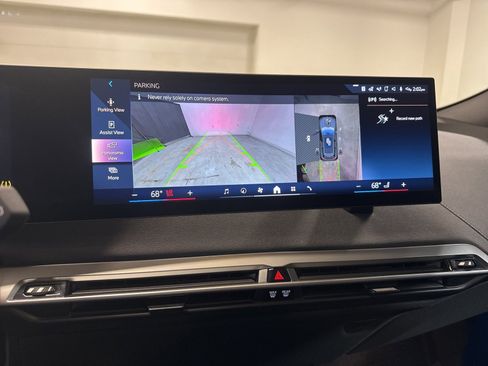 Used 2025 BMW iX xDrive50 w/ Premium Package image 18