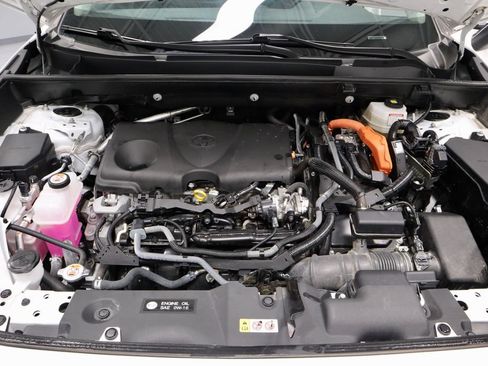 Used 2025 Toyota RAV4 XLE AWD/4WD image 17