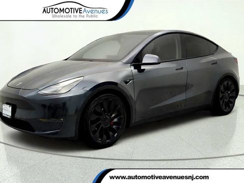 Used 2023 Tesla Model Y Long Range AWD/4WD image 1