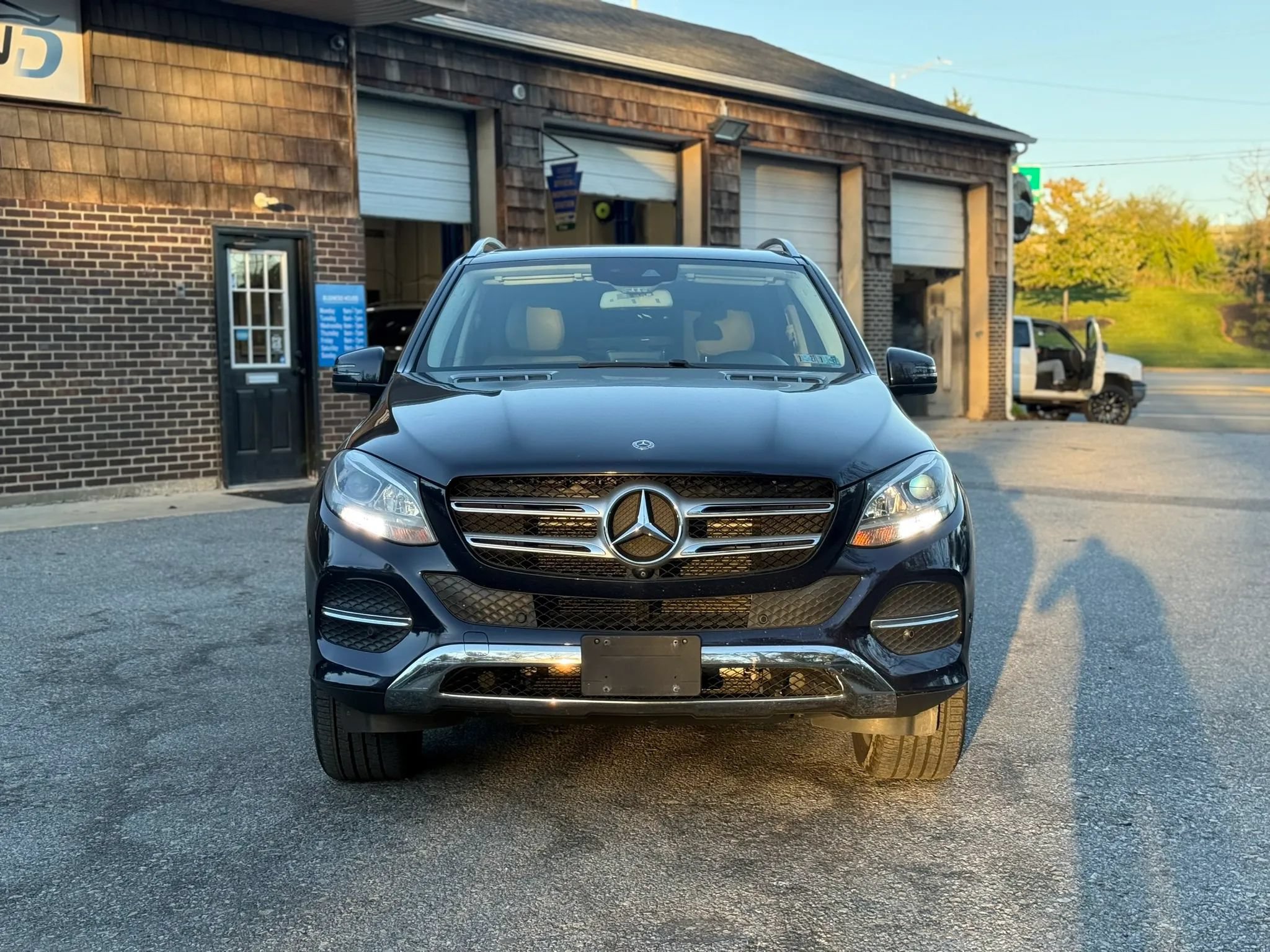 Used 2018 Mercedes-Benz GLE 350 4MATIC image 3