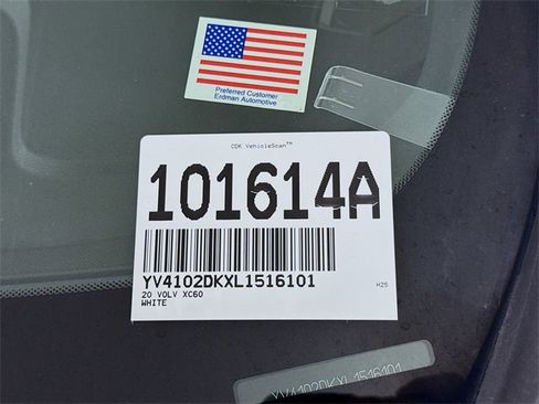 Used 2020 Volvo XC60 T5 Momentum image 31