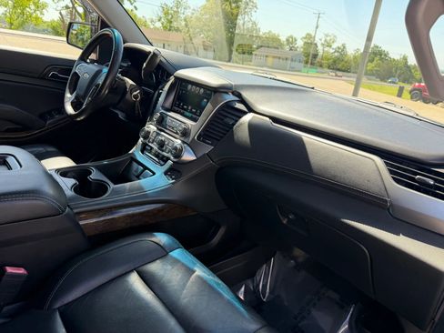 Used 2019 Chevrolet Suburban LT AWD/4WD image 52