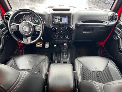 Used 2015 Jeep Wrangler Unlimited Sahara w/ Quick Order Package 24X AWD/4WD image 13