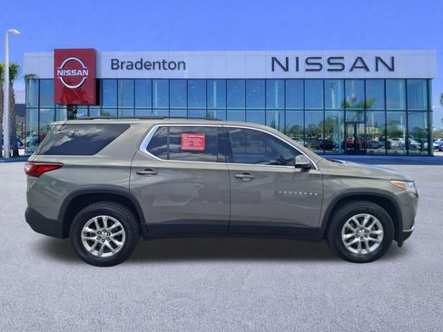 Used 2019 Chevrolet Traverse LT FWD image 4