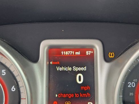 Used 2016 Dodge Journey SXT image 28