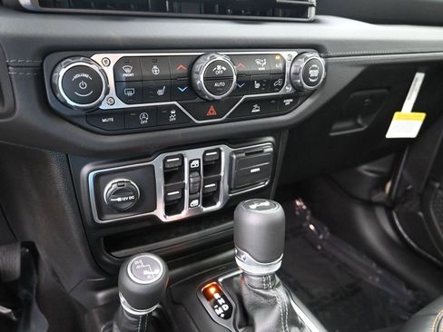 New 2025 Jeep Wrangler Unlimited Sahara w/ Technology Group image 21