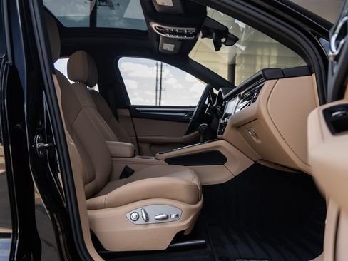 New 2026 Porsche Macan AWD/4WD image 39