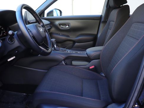 Used 2025 Honda HR-V Sport image 9