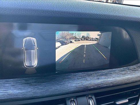 Used 2022 Alfa Romeo Stelvio Sprint image 22