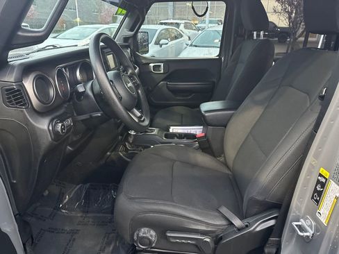 Used 2020 Jeep Gladiator Sport AWD/4WD image 12