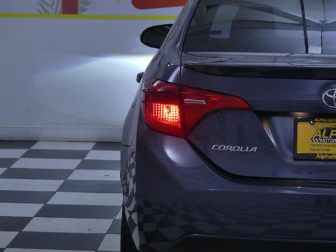 Used 2019 Toyota Corolla SE image 29