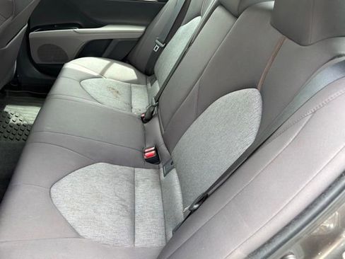 Used 2019 Toyota Camry LE FWD image 10