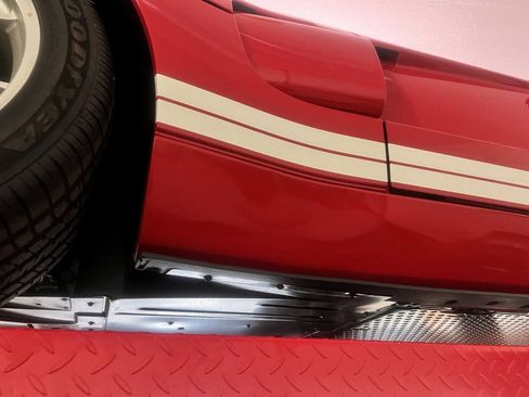 Used 2005 Ford GT RWD image 31
