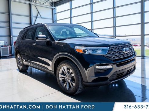 Used 2023 Ford Explorer XLT w/ Equipment Group 202A AWD/4WD image 33